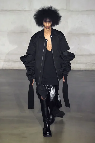 Look 3